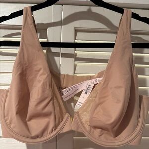 NWT VS Unlined Bra